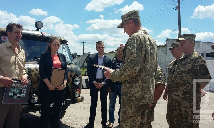 Криворожские умельцы собрали для воинов АТО "Скорую помощь"