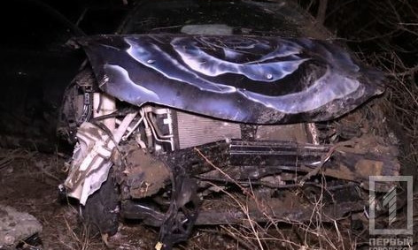 В Терновском районе автомобиль слетел в кювет через насыпь на дороге