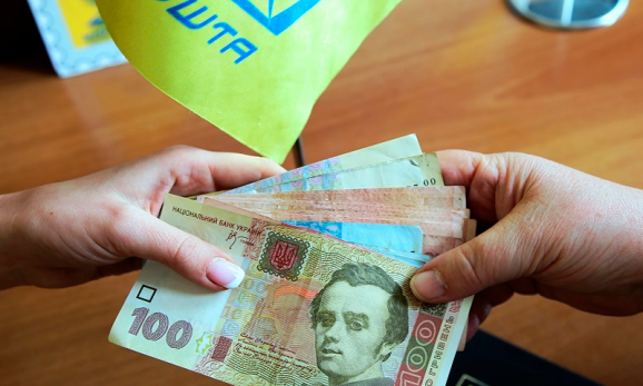 В Кабинете министров приняли решение о доставке пенсий украинцам