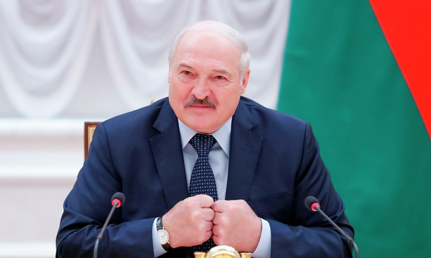 Александр Лукашенко хочет, чтоб «Белавиа» летала в Крым