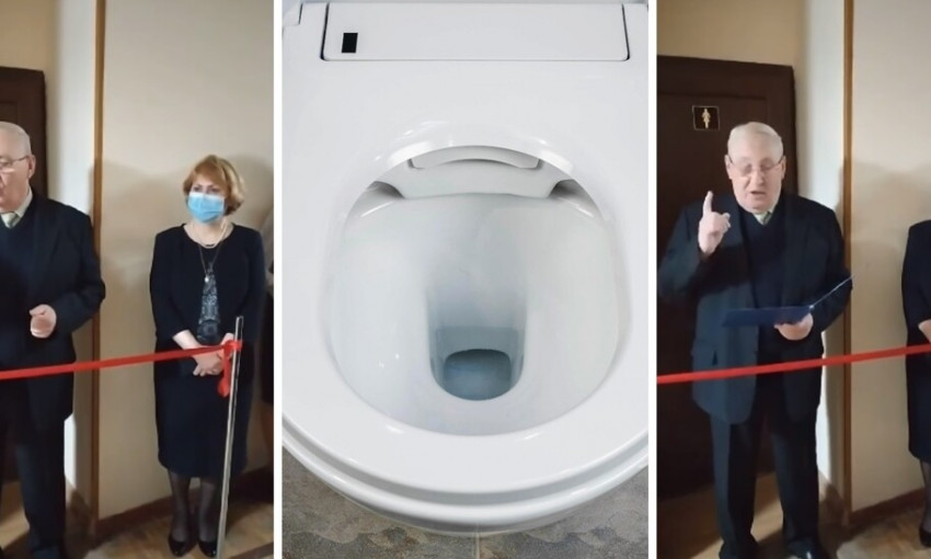 В одном из университетов Киева девушкам на 8 марта подарили туалет (ВИДЕО)