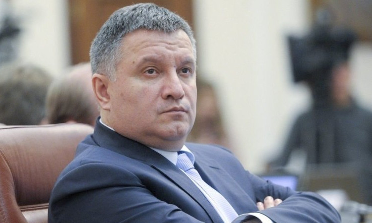 Авакова отправили в отставку с овациями и аплодисментами
