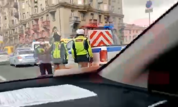 В Москве мужчина захватил отделение банка и взял заложников: спецслужбы пошли на штурм (ФОТО, ВИДЕО)