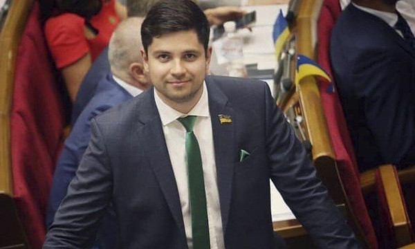 "Слуга" Александр Качура уверен: в местных советах его партия будет объединяться с "ОПЗЖ" (ВИДЕО)
