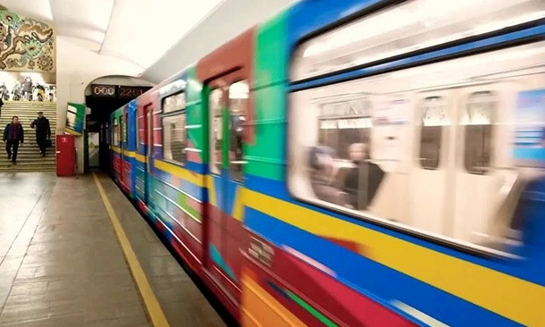 В столичном метро произошел взрыв в вагоне поезда