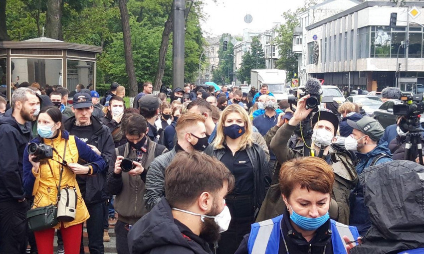 Под Верховной Радой протесты за отставку Арсена Авакова: кого подозревают в лоббировании вопроса (ФОТО, ВИДЕО)