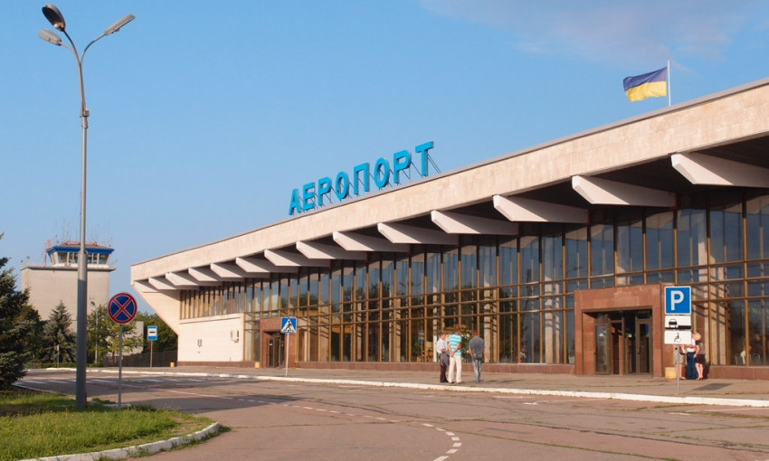 В аэропорту "Херсон" аэропорту отказались обслуживать на украинском
