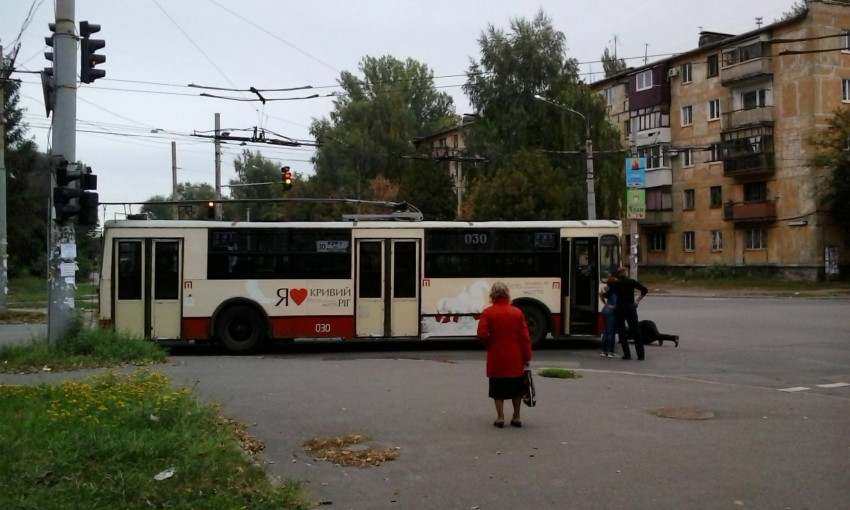 В Кривом Роге в троллейбусе на ходу оборвалась рулевая тяга
