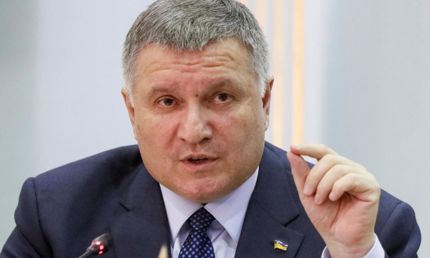 Аваков заявил, что к протестам в Новых Санжарах "приложили руку" политики
