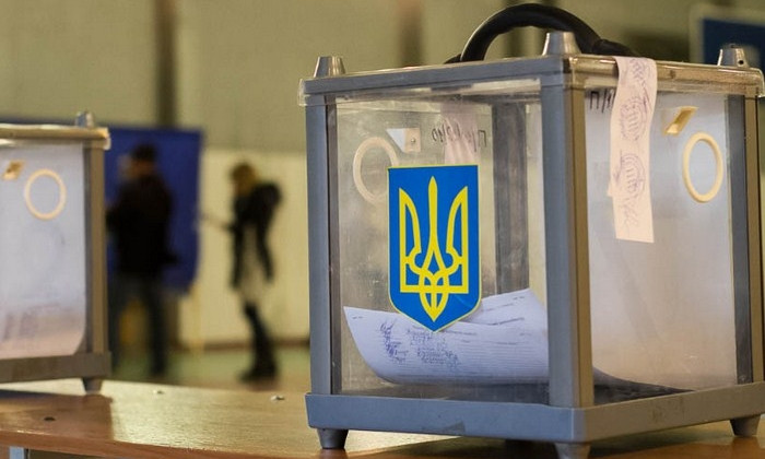 Уровень явки, грубые нарушения и игнорирование опроса Зеленского: как проходят выборы в Украине