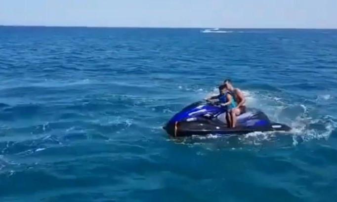 В Черном море взорвался гидроцикл с туристами: на видео было снято происшествие