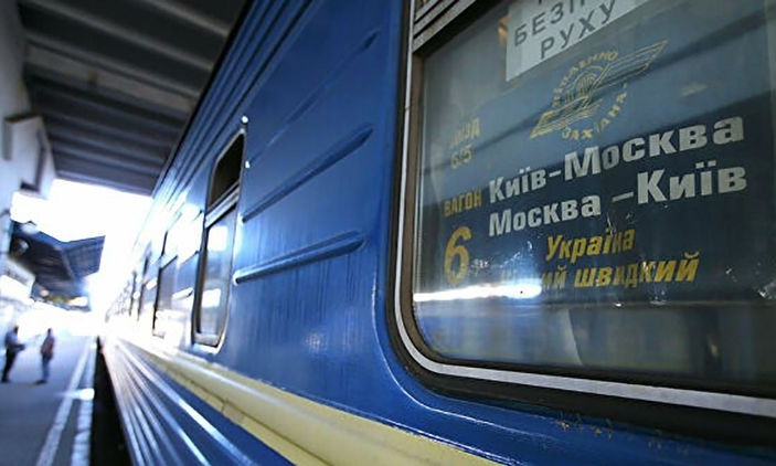 Украинцы, которые находились в поезде с больной китаянкой, вернулись домой