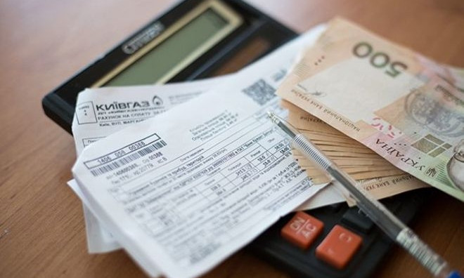 Капля, которая взбудоражила всех: украинцы сжигают новые платежки за доставку газа (ВИДЕО)