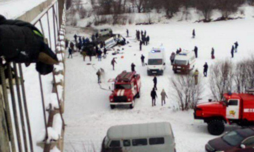 В Забайкалье автобус с моста рухнул в лед, сообщают о большом количестве жертв (ФОТО)