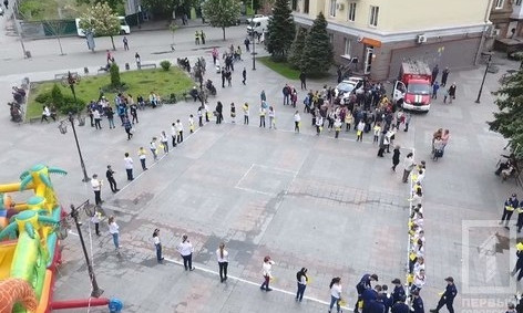 В Кривом Роге прошёл Всеукраинский флешмоб "Украина за безопасность дорожного движения"
