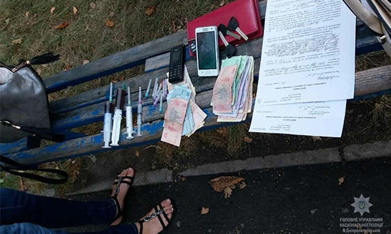 В Днепропетровской области задержали горожанку, у которой нашли опий и марихуану на 50 000 гривен