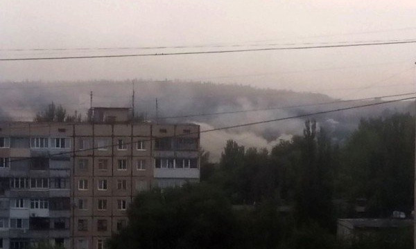 В Кривом Роге горел дом - дым окутал весь район