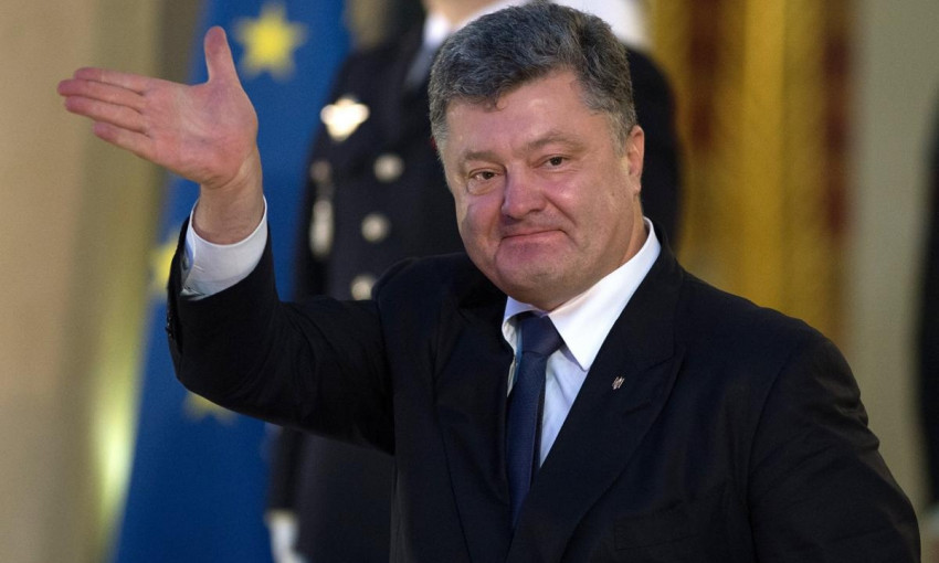 По расписанию был полиграф: Порошенко снова убегает от допроса