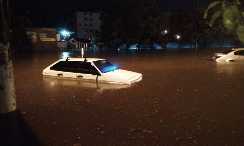 Буря в Одессе спровоцировала настоящий катаклизм (ФОТО, ВИДЕО)