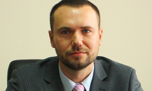 Плагиат, дорогие автомобили, подозреваемый в коррупции: скандальный ректор Черниговского университета получил пост в Минобразования
