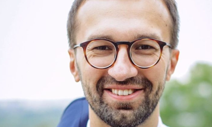 Член Набсовета "УЗ" Лещенко не смог ответить на вопрос о ширине колеи и отличии одного поезда от тепловоза (ВИДЕО)