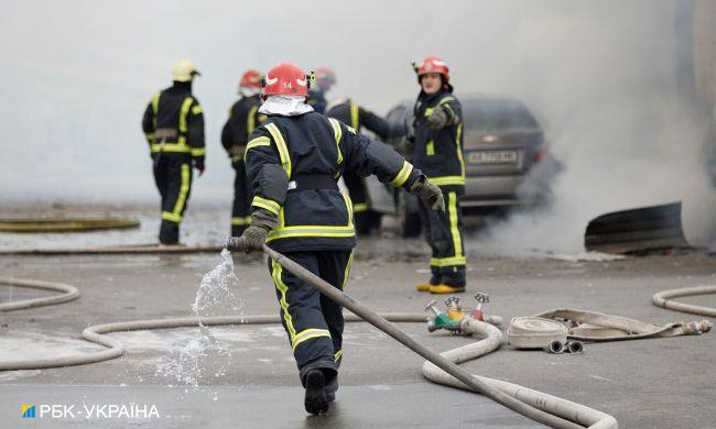 В центре Киева полыхало учебное заведение (ВИДЕО)