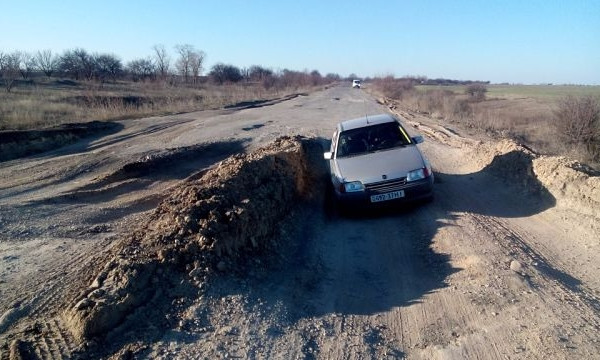 Трассу "Днепр-Кривой Рог-Николаев" отремонтируют за 957 миллионов гривен