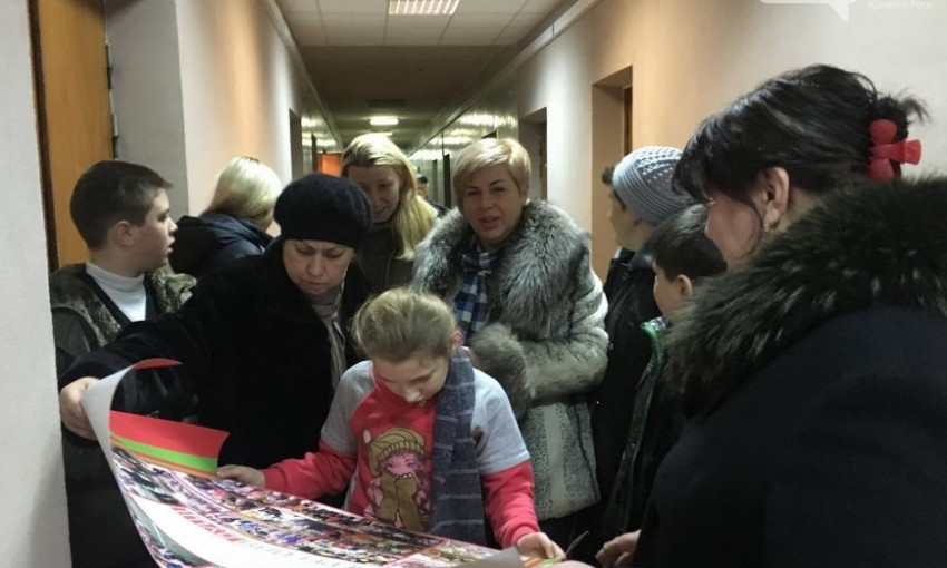 Граждане Кривого Рога сегодня пришли на прием к Ю.Вилкулу с подарками и благодарностью