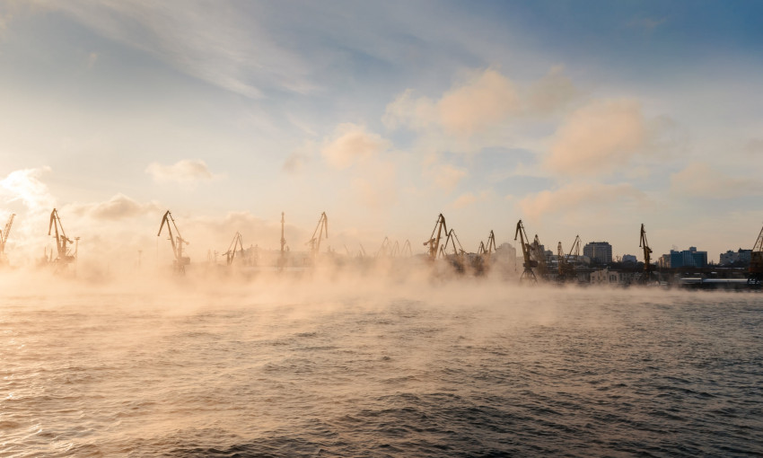 «Световые столбы» и «кипящее» море: под Одессой запечатлели целый ряд редких природных явлений (ФОТО)