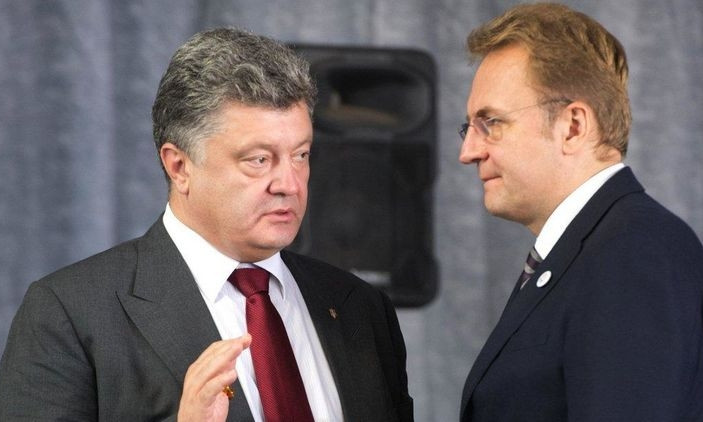«Мэр Львова работает на «слуг народа», - Петр Порошенко