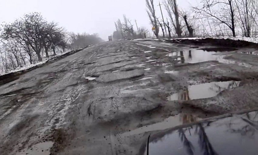 Стало известно кто будет ремонтровать трассу Днепр - Кривой Рог - Николаев