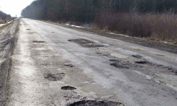 Водители сняли свое путешествие по трассе "Кривой Рог-Николаев"