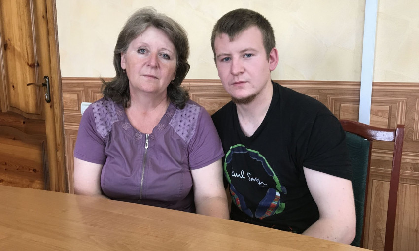 Мати засудженого в Україні російського терориста Агєєва звернулася до Путіна: відео
