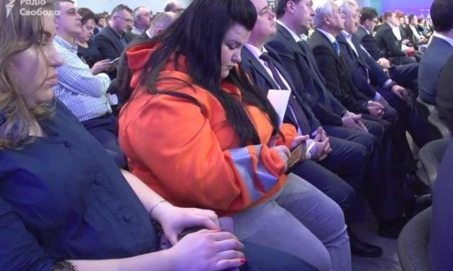 Что забыла на форуме Порошенко рэперша аlyona аlyona?
