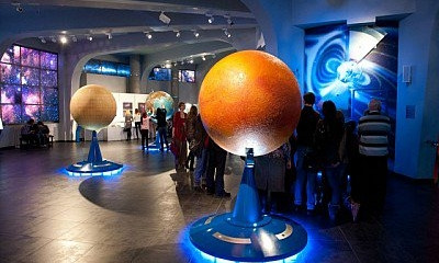Криворожских отличников приглашают посетить планетарий бесплатно