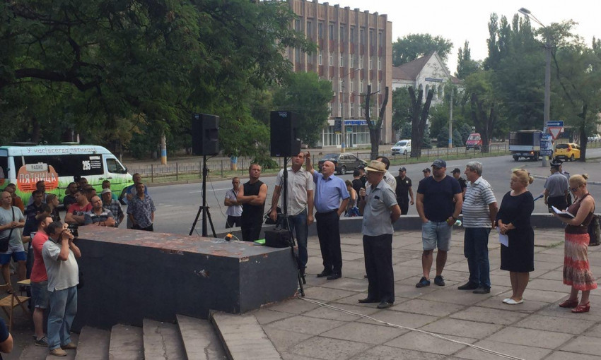 Шахтёры снова митингуют: в Кривом Роге работники «Арселлора» бастуют против руководства