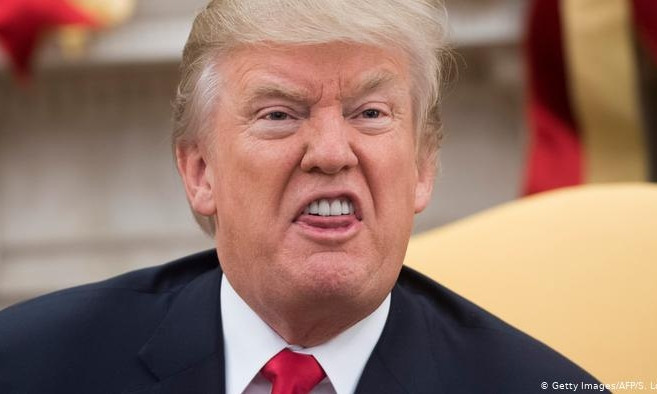 Дональд Трамп, выражаясь недипломатически, назвал представителей Китая "чокнутыми", обвиняя в распространении вируса