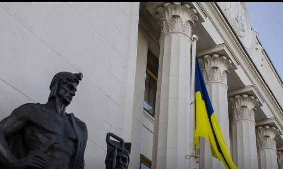 Места в "партере" заняты: в штабе партии "Слуга народа" показали инфографику