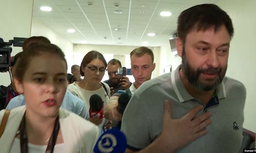 Из СИЗО выпустили главреда РИА Новости Украина Вышинского