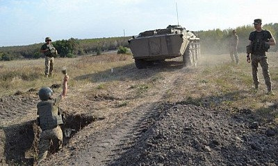 Женщины-военнослужащие из Кривого Рога обкатывали БТР