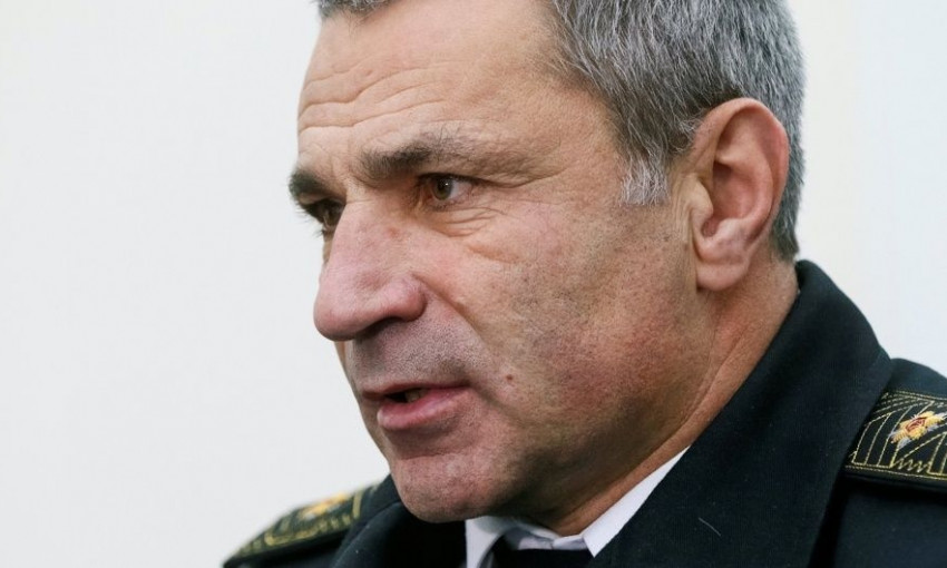 Глава ВМС Украины предложил себя в обмен на задержанных РФ моряков