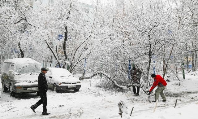 С понедельника в Украине – мокрый снег и гололедица