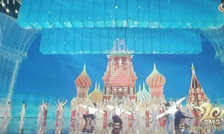 Конфуз по-китайски: телеканал из Поднебесной назвал гопак «русским танцем» (ВИДЕО)
