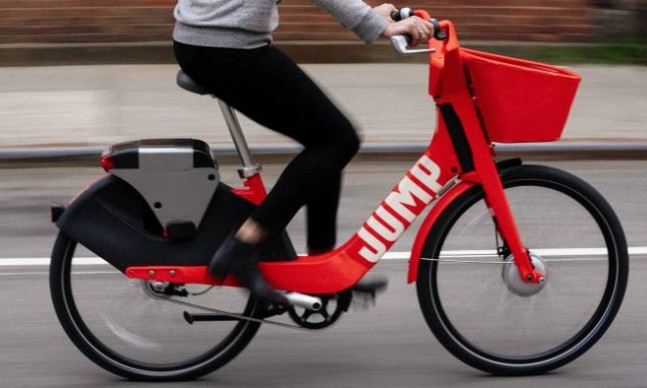 Uber підключить ще одну послугу: тепер клінтам будуть пропонувати велосипеди та самокати 