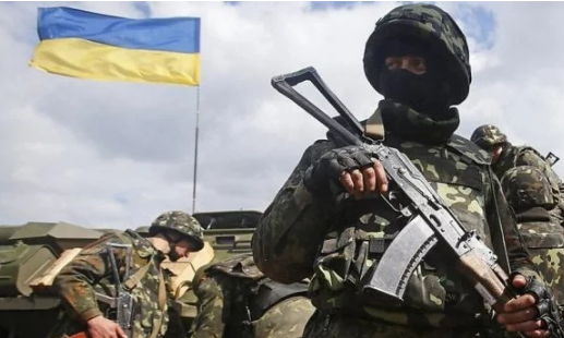 Скільки українців готові захищати Україну зі зброєю в руках: результати соцопитування 