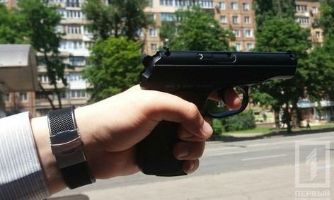 Криворожанин угрожал родственнице расправой и пистолетом