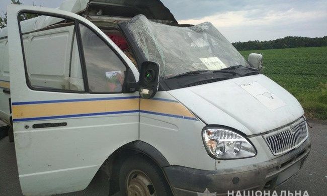 В Полтавской области взорвали автомобиль "Укрпочты" и похитили 2,5 млн гривен (ФОТО)
