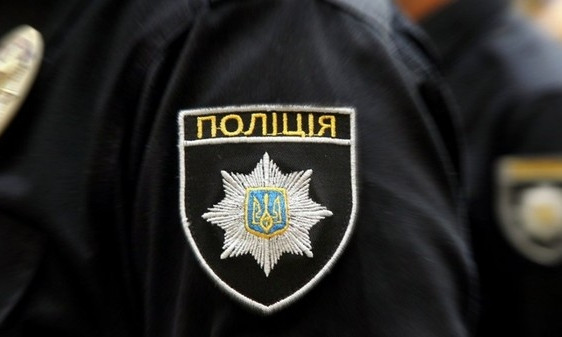 В Одессе посреди улицы стреляли в семью, гуляющую с ребенком: попали мужчине в глаз (ФОТО, ВИДЕО)