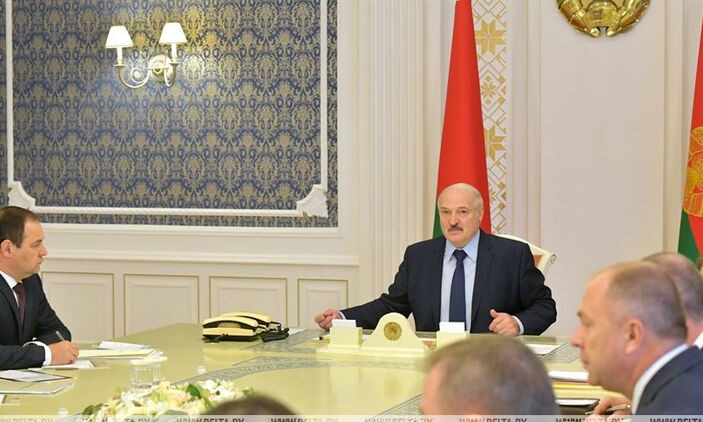 "Должен быть определённый тормоз": Лукашенко призвал ОМОН не бить лежачих граждан