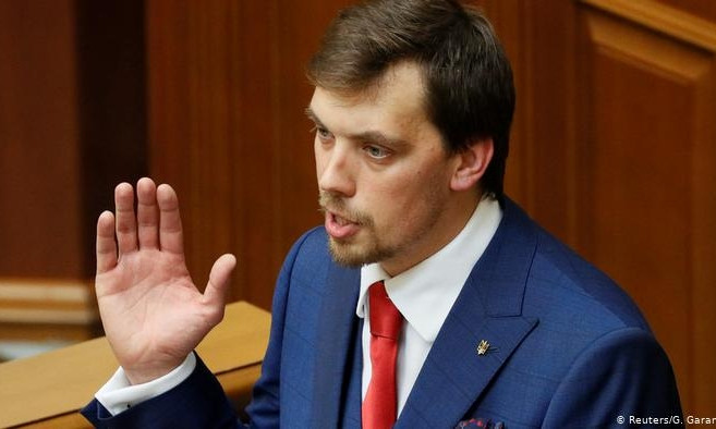 Гончарук заявил, что цена на бензин должна быть ниже на 2 гривны 